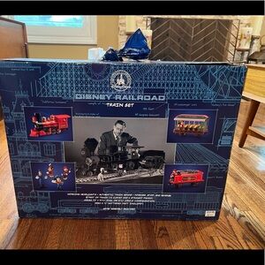 Disney Railroad Train Set! NWOT unopened box, for disney lover!